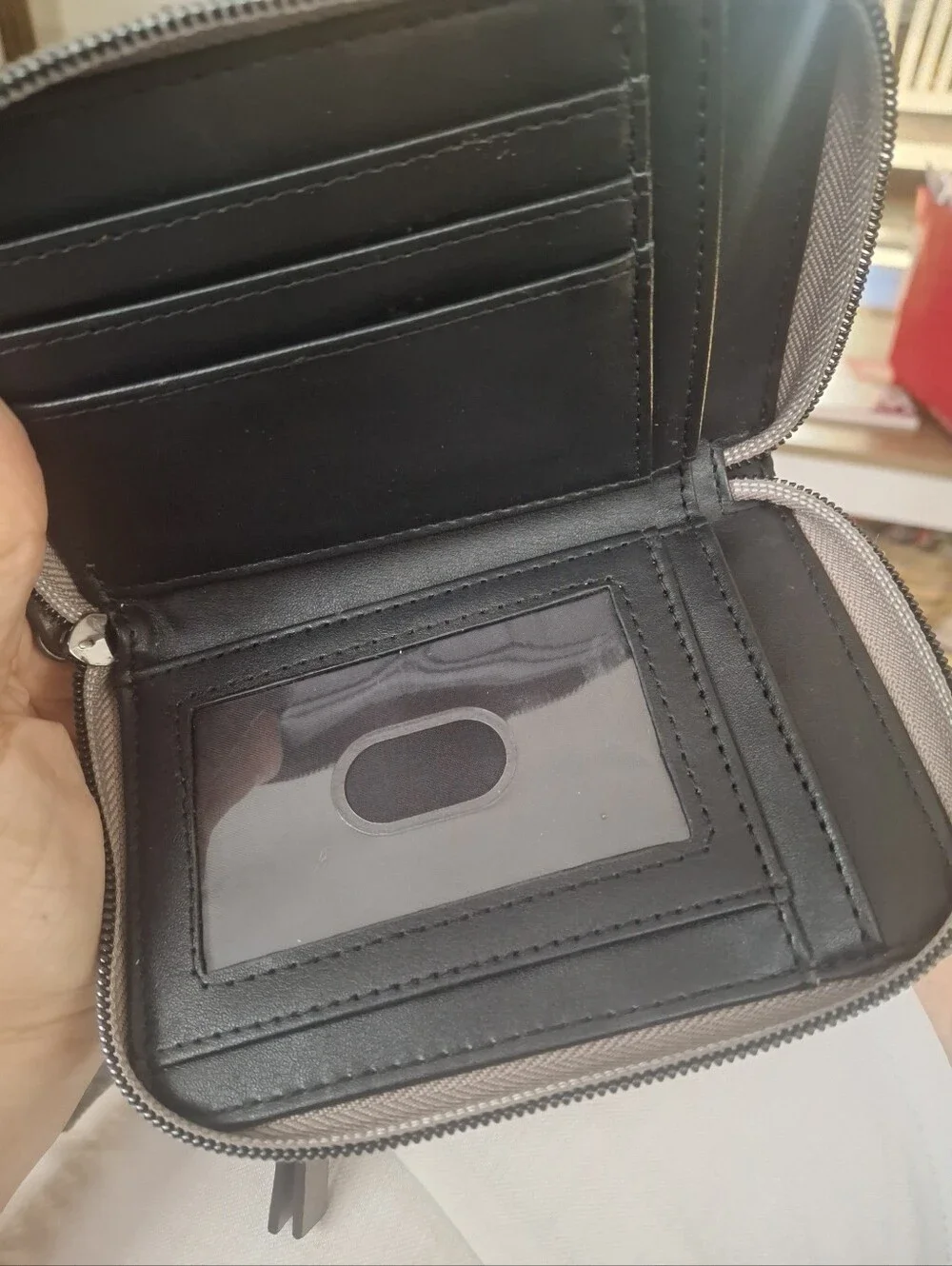 Simply Vera Vera Wang compact textured